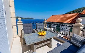 Seafront Apartment Duo